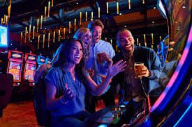 Lịch sử kết quả thắng slot online và live casino tại 1 gom 1